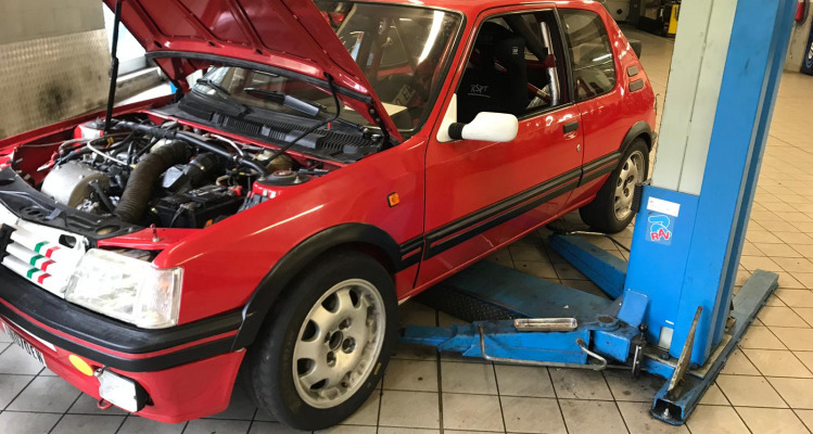 Peugeot 205