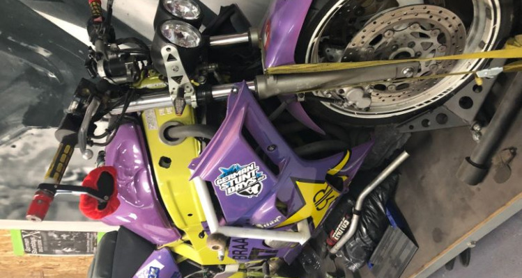 Yamaha FZR
