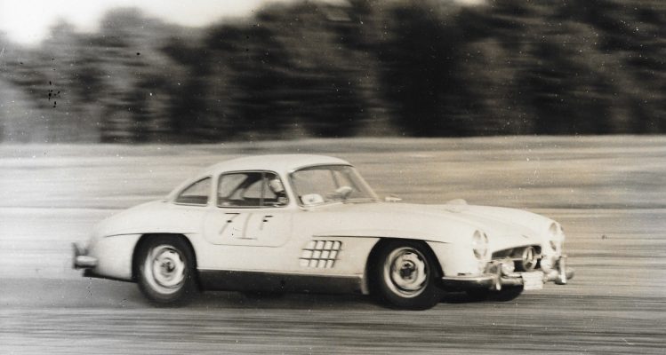 Mercedes-Benz SL300