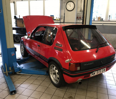Peugeot 205